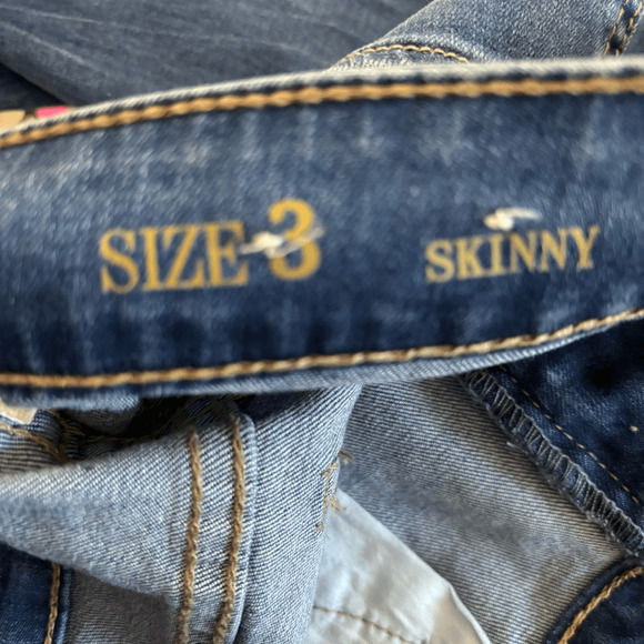 True Craft Blue Denim Floral Embroidery Ripped Skinny Jeans Medium Wash Size 3 - Picture 10 of 11